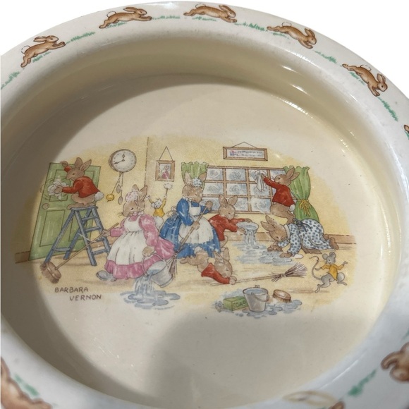 Royal Doulton Bunnykins Cleaning House Porridge Bowl, gd vintage condition - Picture 3 of 6